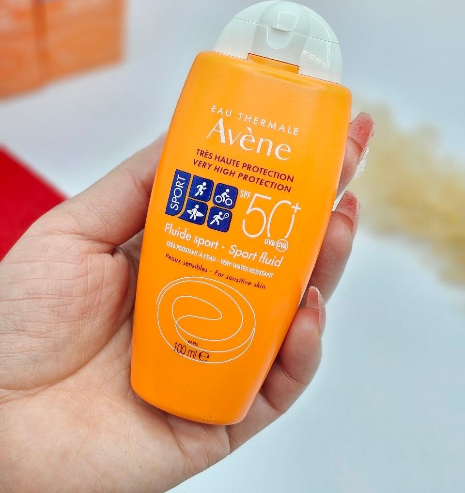 کرم ضد آفتاب بیزانس مدل فلوئید اسپورت حجم ۱۰۰ میلی لیتر SPF50 مناسب انواع پوست کپی
